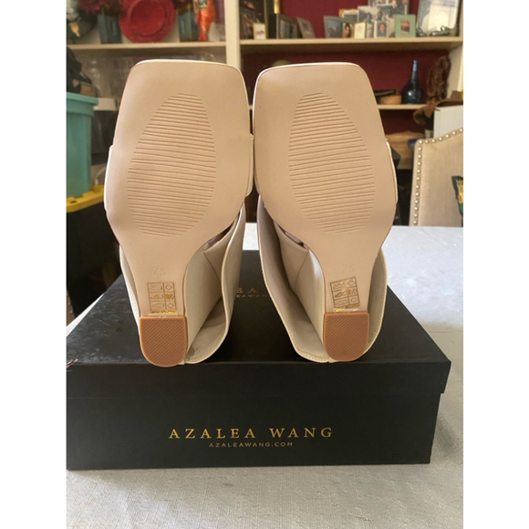 Women's Azalea Wang Dana-Bone wedge booties White, Size 7.5 - Picture 10 of 10